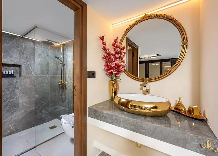 Daire Symi's Jewel *